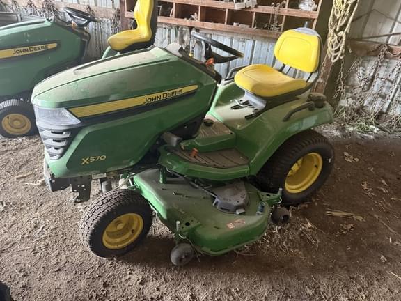 Image of John Deere X570 equipment image 3