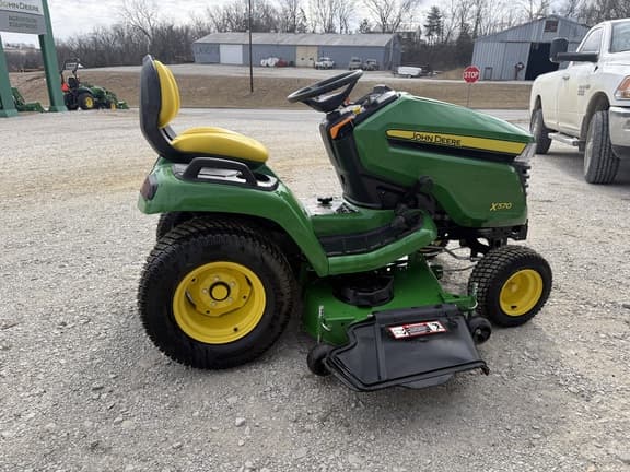 Image of John Deere X570 equipment image 3