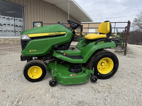 Image of John Deere X570 equipment image 2