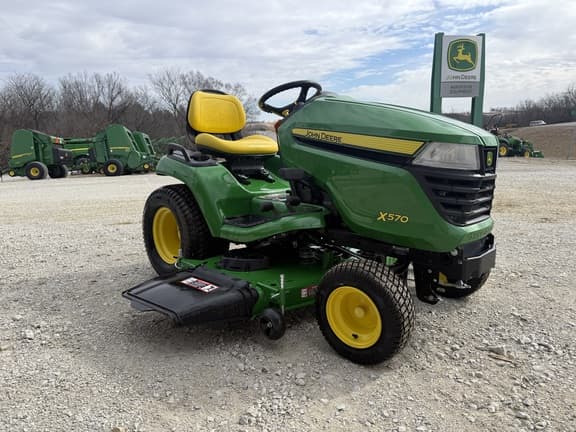 Image of John Deere X570 equipment image 1