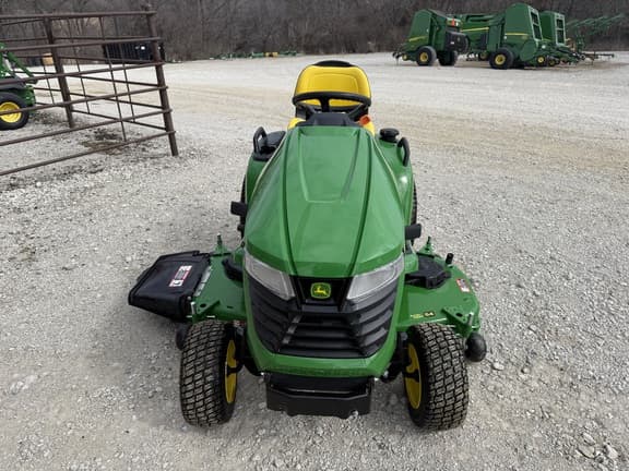 Image of John Deere X570 equipment image 4