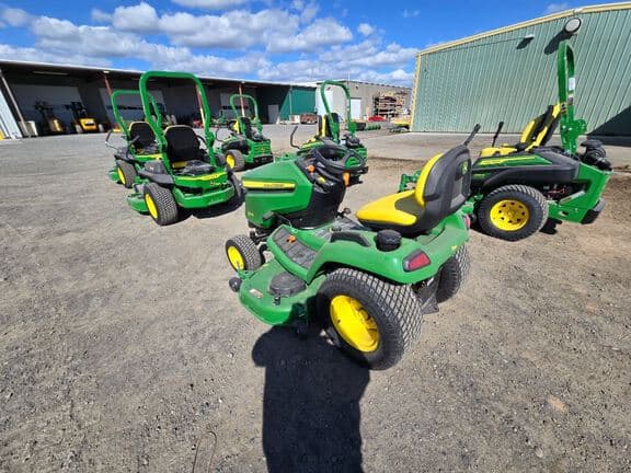 Image of John Deere X570 equipment image 2