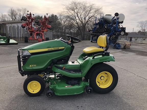 Image of John Deere X570 equipment image 1