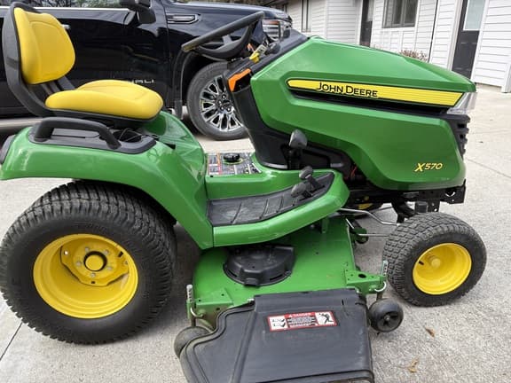 Image of John Deere X570 equipment image 2