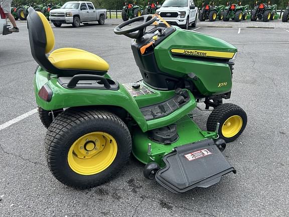 Image of John Deere X570 equipment image 3