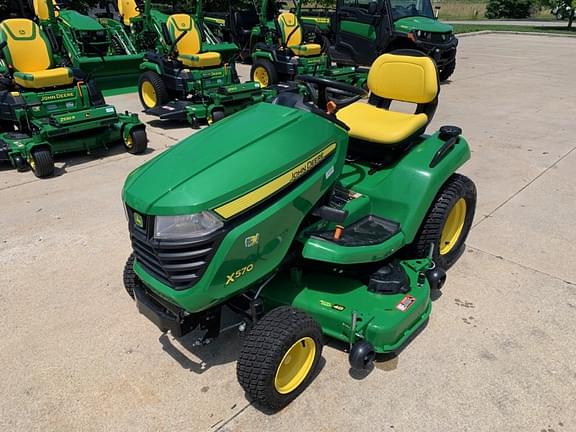 Image of John Deere X570 equipment image 1