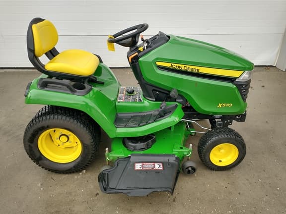 Image of John Deere X570 equipment image 3