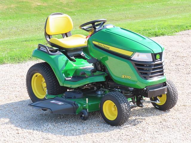 Image of John Deere X570 equipment image 1