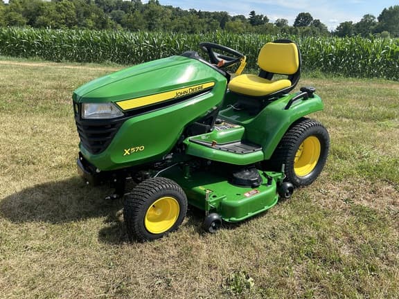 Image of John Deere X570 equipment image 1