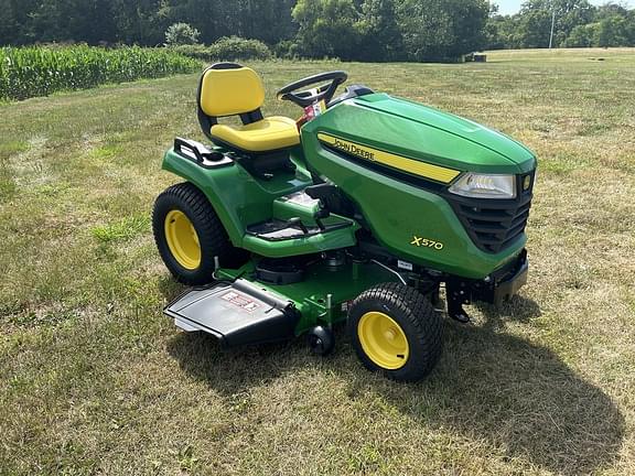 Image of John Deere X570 equipment image 2