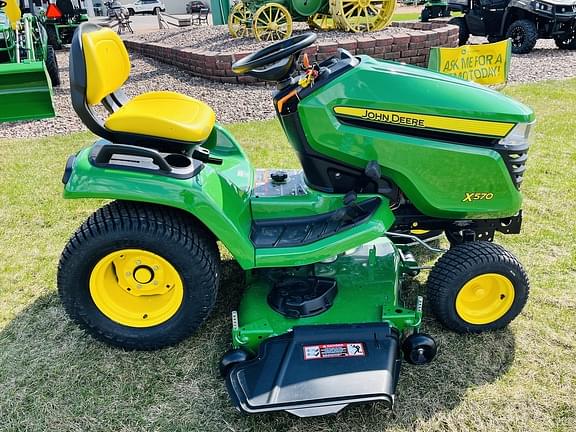 Image of John Deere X570 equipment image 1