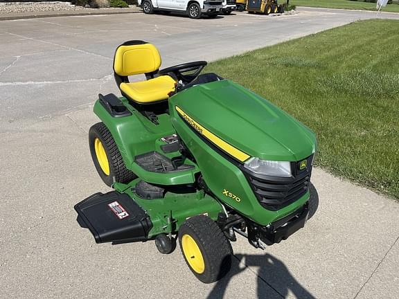 Image of John Deere X570 equipment image 2