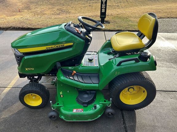Image of John Deere X570 equipment image 2