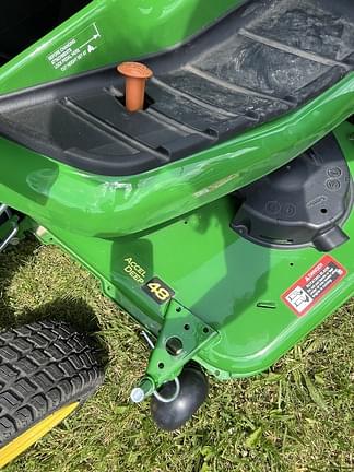 Image of John Deere X570 equipment image 4