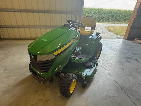 Image of John Deere X570 equipment image 1