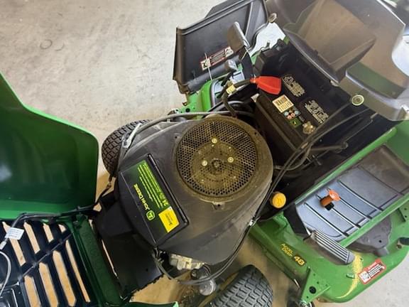 Image of John Deere X570 equipment image 3