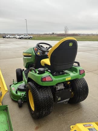 Image of John Deere X580 equipment image 4