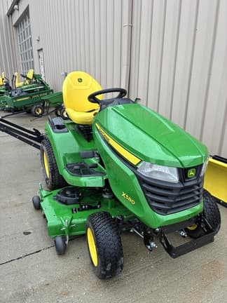 Image of John Deere X580 equipment image 2