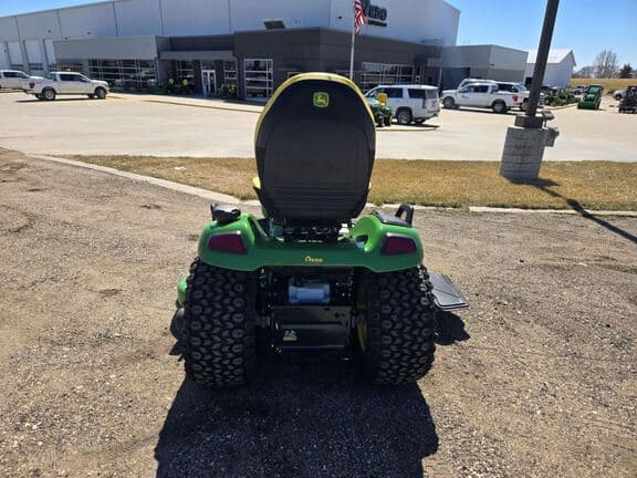 Image of John Deere X580 equipment image 3