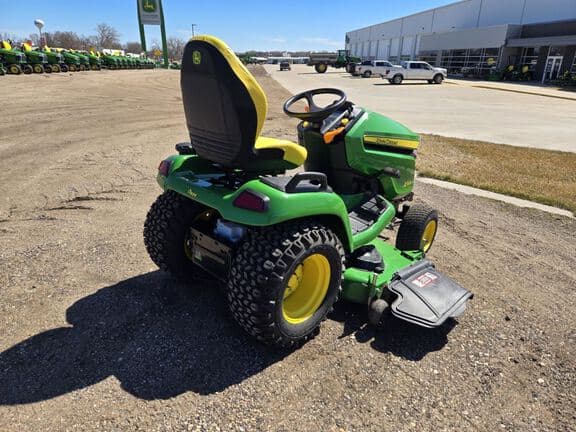 Image of John Deere X580 equipment image 4