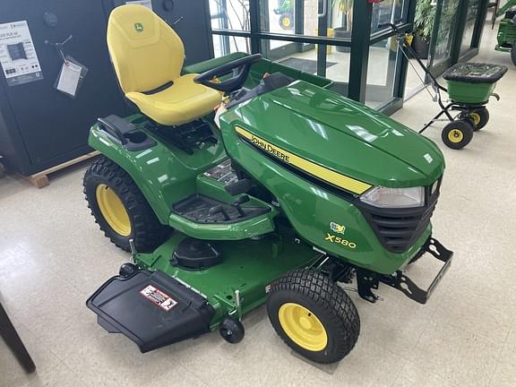 Image of John Deere X580 equipment image 3