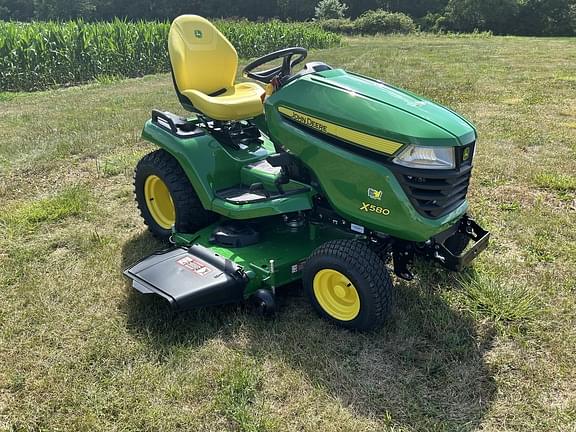 Image of John Deere X580 equipment image 2