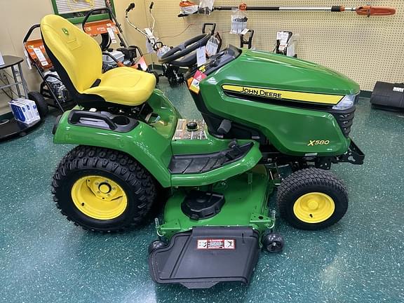 Image of John Deere X580 equipment image 2