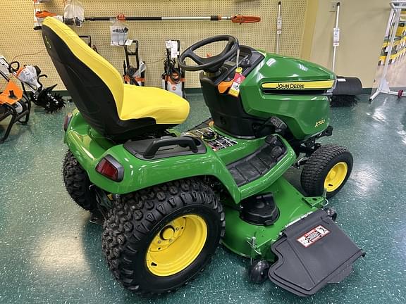 Image of John Deere X580 equipment image 3