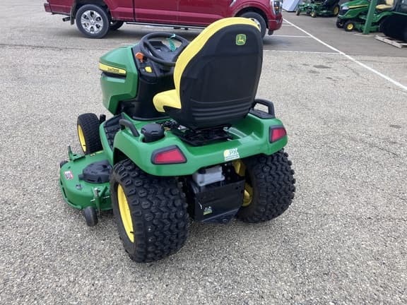 Image of John Deere X580 equipment image 2