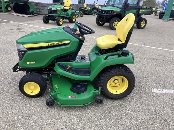 Image of John Deere X580 equipment image 1