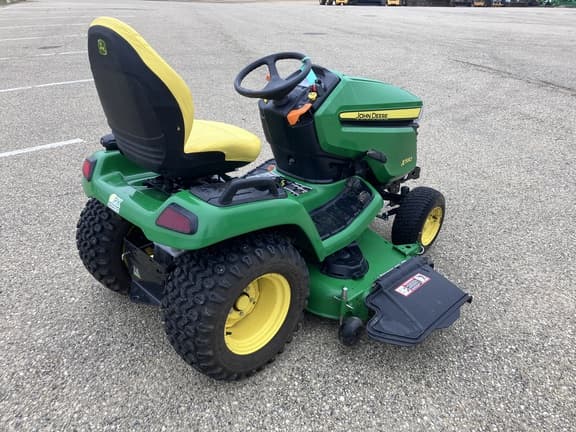 Image of John Deere X580 equipment image 3
