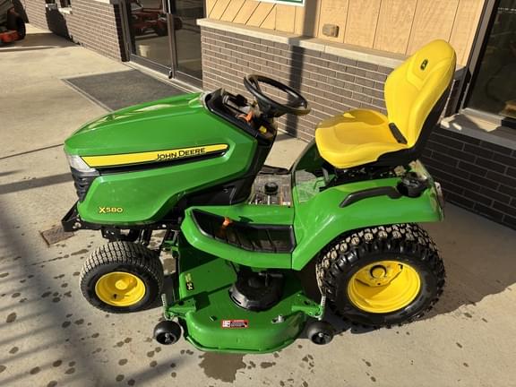 Image of John Deere X580 equipment image 1