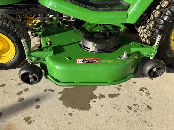 Image of John Deere X580 equipment image 2