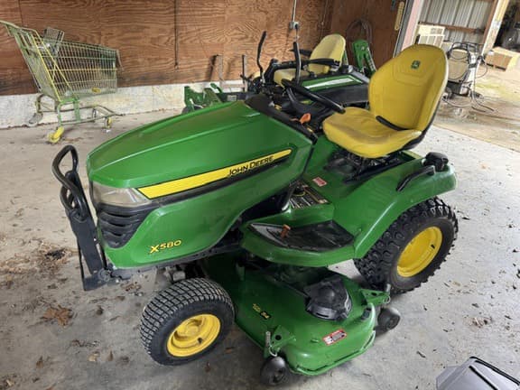 Image of John Deere X580 equipment image 1