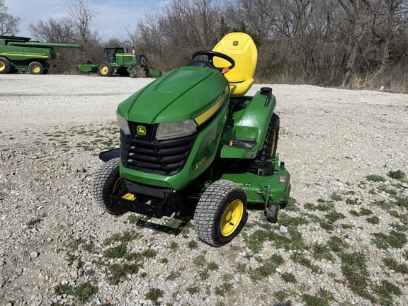Image of John Deere X580 equipment image 1