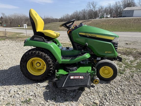 Image of John Deere X580 equipment image 3