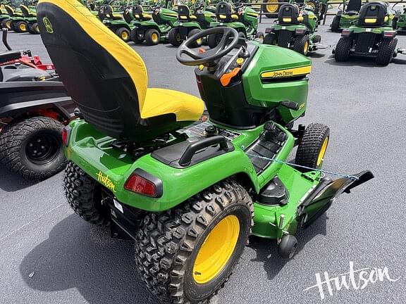 Image of John Deere X580 equipment image 2