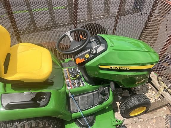Image of John Deere X580 equipment image 1
