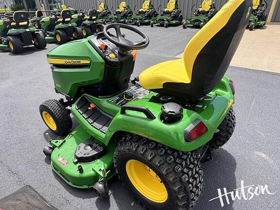 Image of John Deere X580 equipment image 3