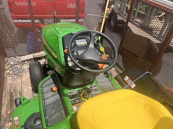 Image of John Deere X580 equipment image 3