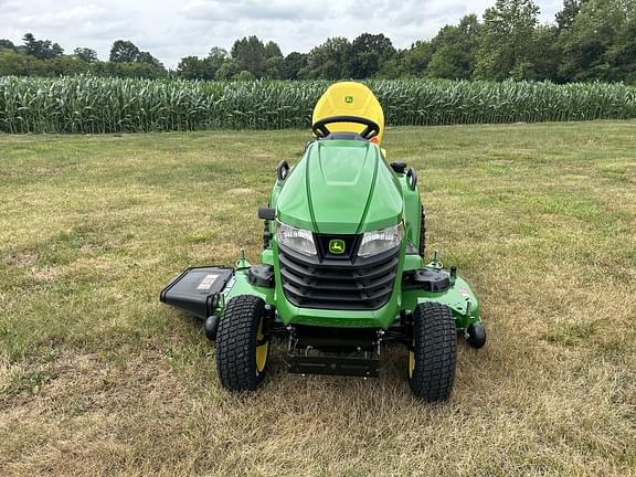 Image of John Deere X580 equipment image 1