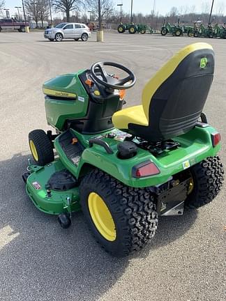 Image of John Deere X580 equipment image 4