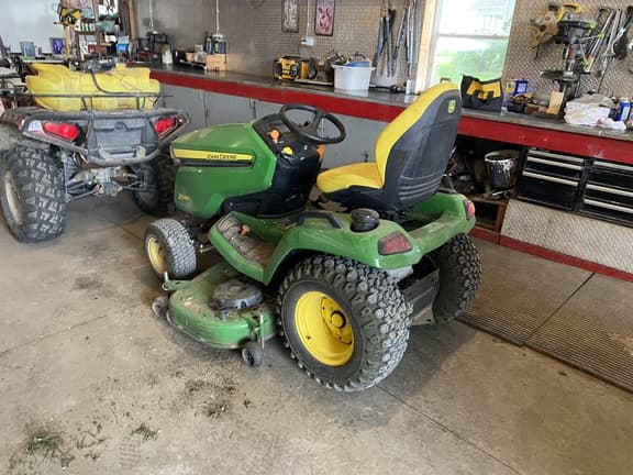 Image of John Deere X580 equipment image 4
