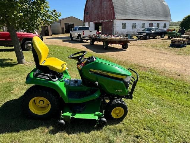 Image of John Deere X580 equipment image 4