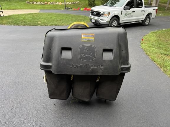Image of John Deere X584 equipment image 3