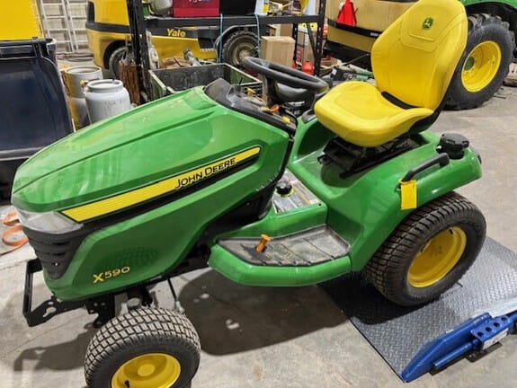Main image John Deere X590