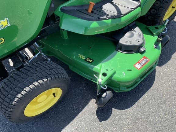 Image of John Deere X590 equipment image 3