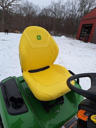 Image of John Deere X590 equipment image 4