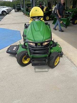 Image of John Deere X590 equipment image 3