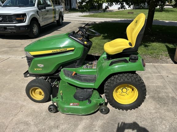 Image of John Deere X590 equipment image 1